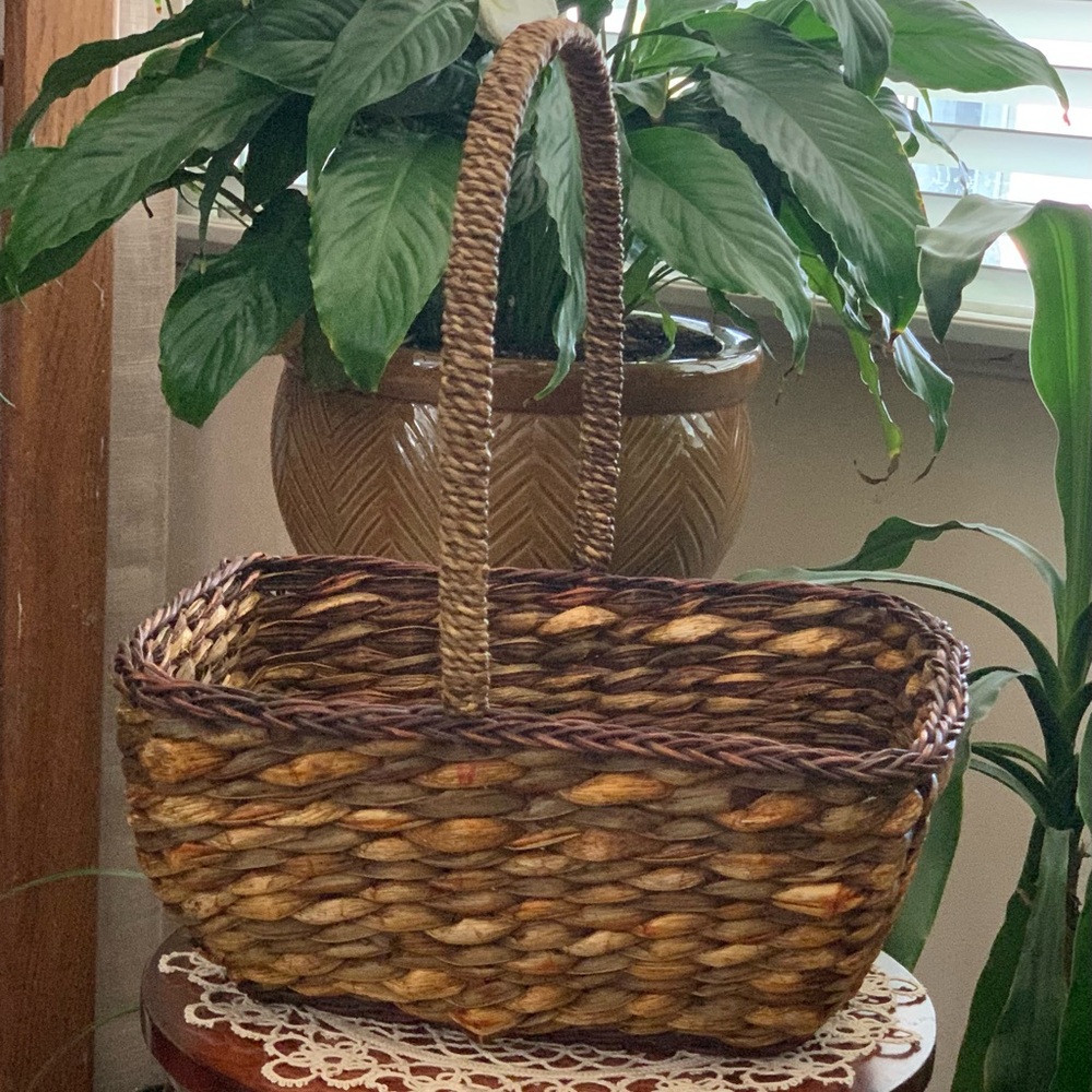 “Baskets Etc.” 4 Weave Colored Basket With Handle  NWOT